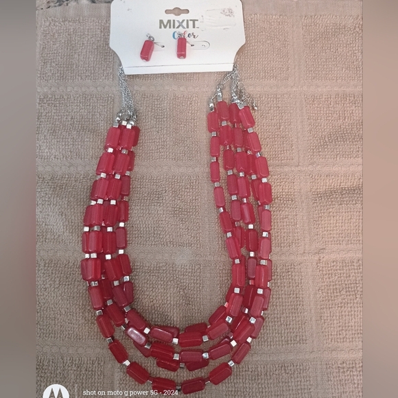 red and silver multi beaded necklace and earring set new with tags - Picture 1 of 15